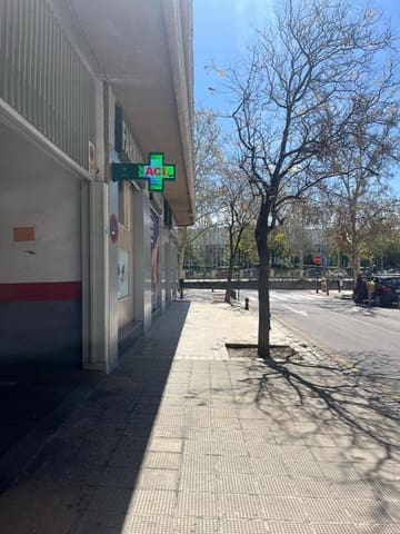 Garage til salg i Granada by - € 43.000 (Ref: 9814451)