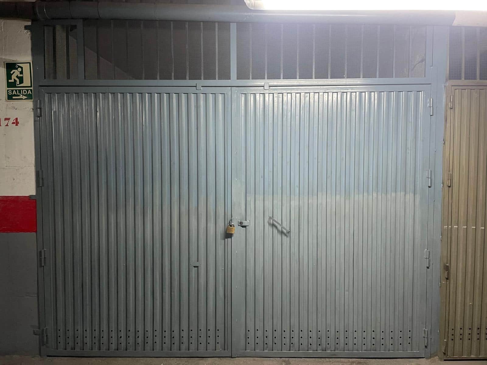 Garage for sale in Granada city - € 43,000 (Ref: 9814451)