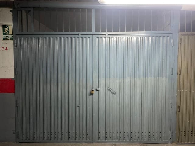 Garage til salg i Granada by - € 43.000 (Ref: 9814451)