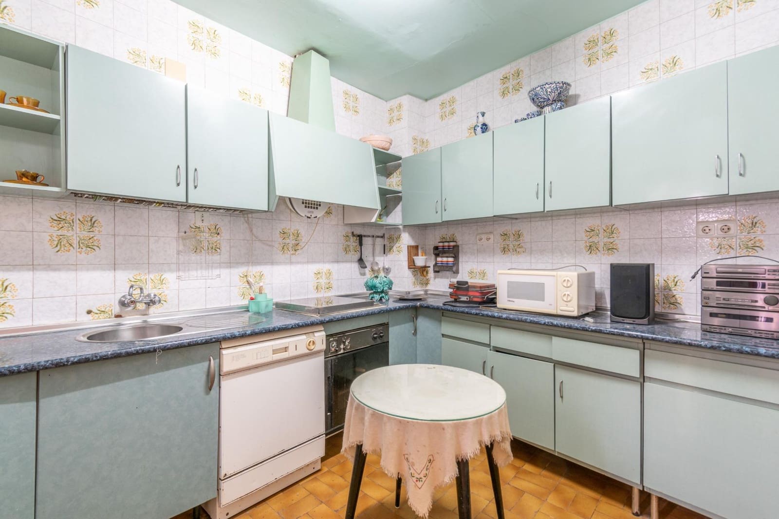 6 soveværelse Hulehus til salg i Granada by med garage - € 285.000 (Ref: 9814452)