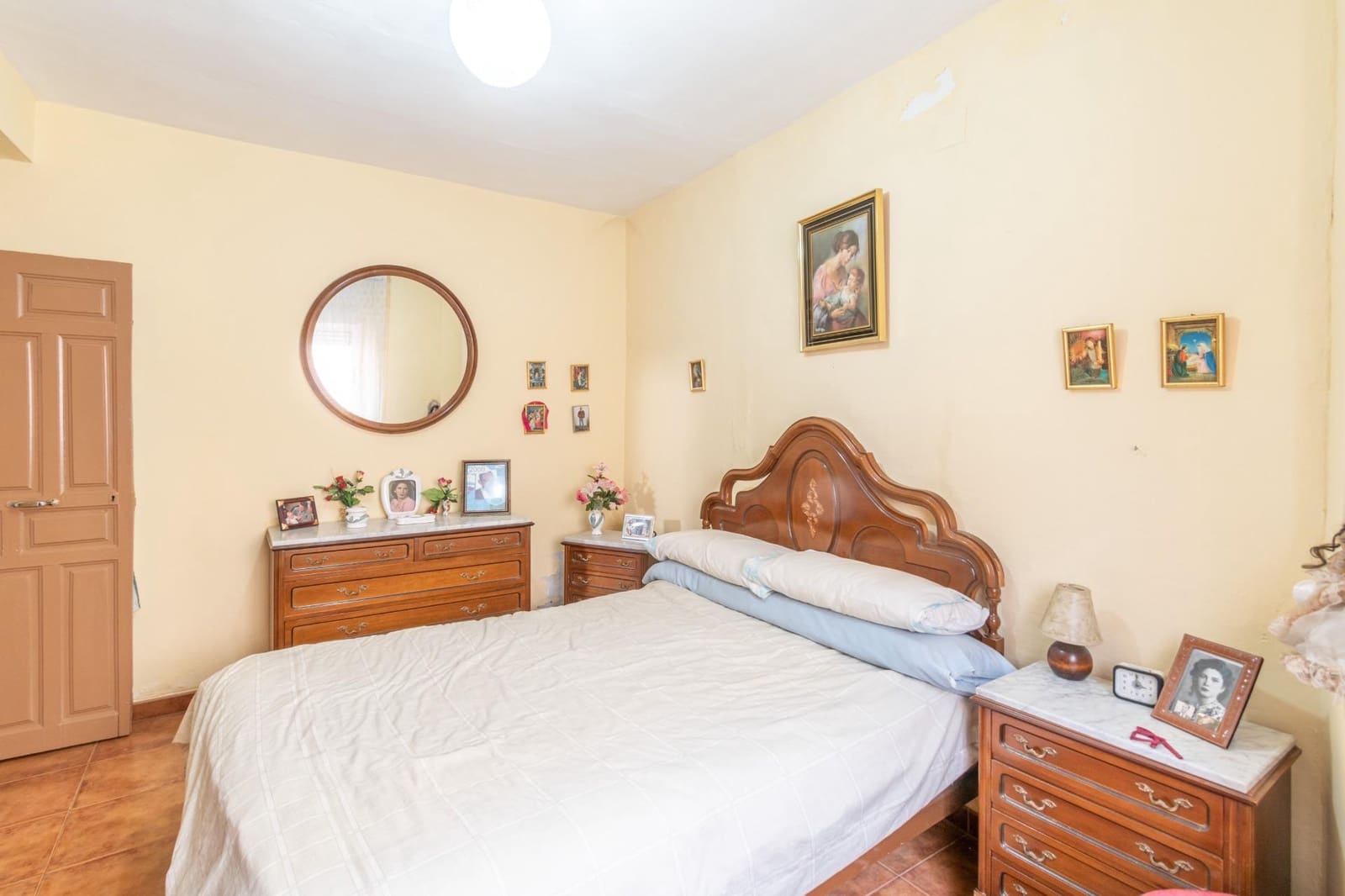 6 soveværelse Hulehus til salg i Granada by med garage - € 285.000 (Ref: 9814452)