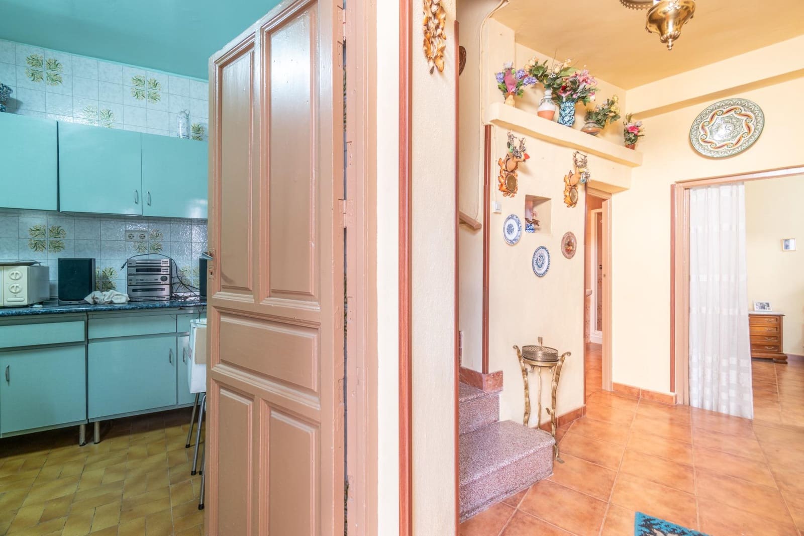 6 soveværelse Hulehus til salg i Granada by med garage - € 285.000 (Ref: 9814452)