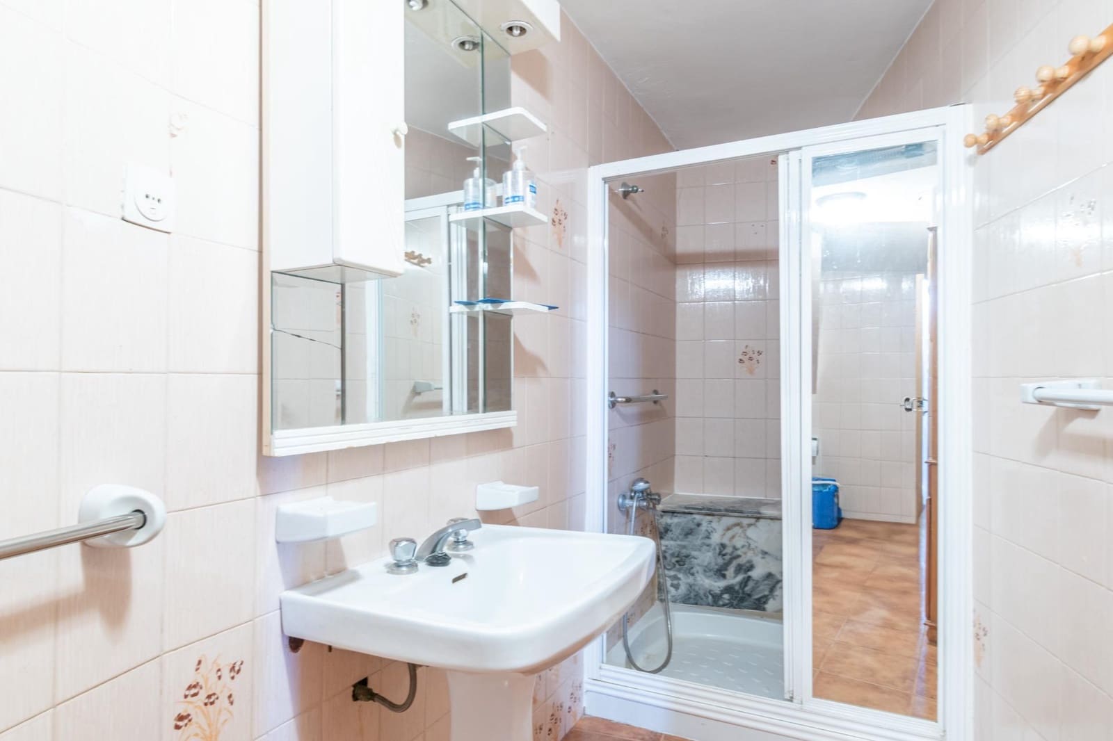 6 soveværelse Hulehus til salg i Granada by med garage - € 285.000 (Ref: 9814452)