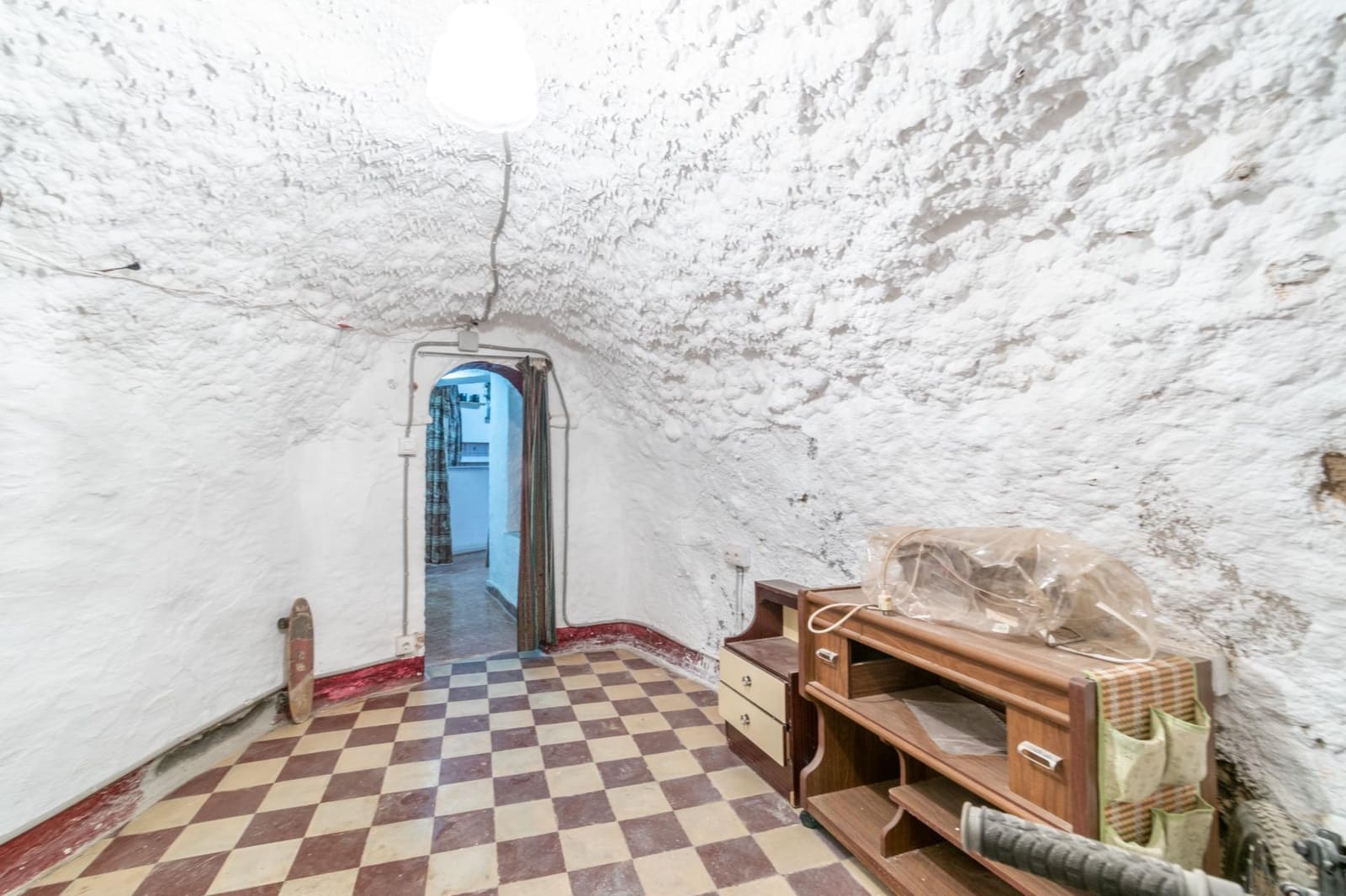 6 soveværelse Hulehus til salg i Granada by med garage - € 285.000 (Ref: 9814452)