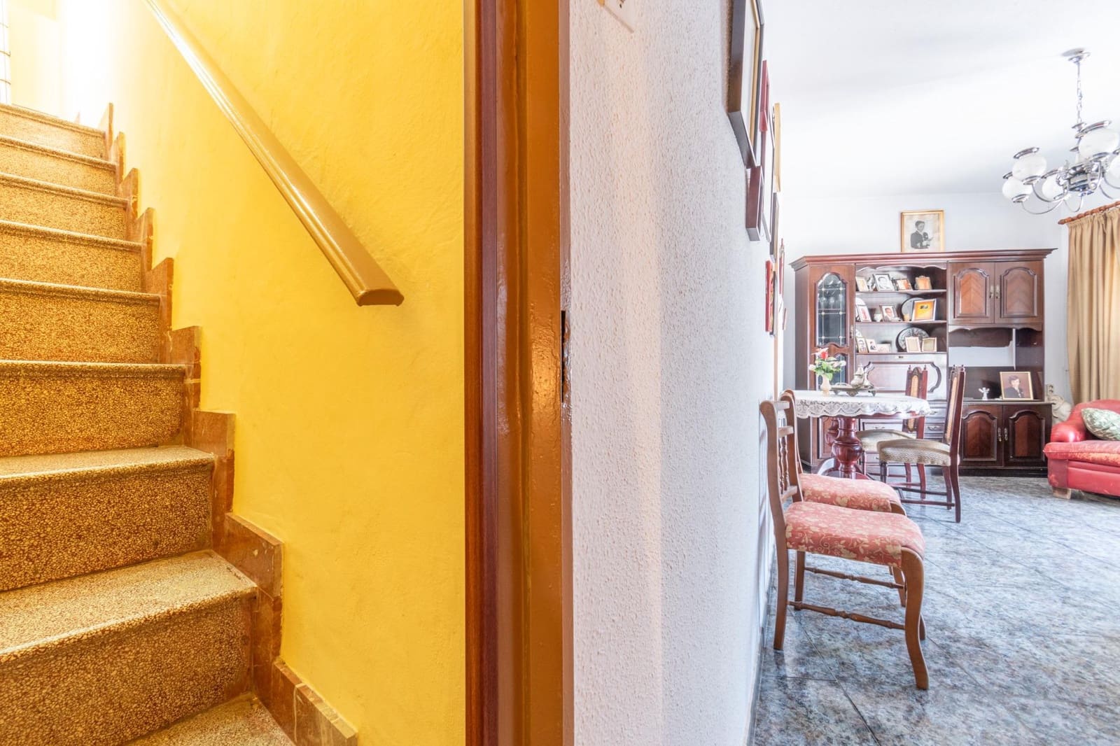 6 soveværelse Hulehus til salg i Granada by med garage - € 285.000 (Ref: 9814452)