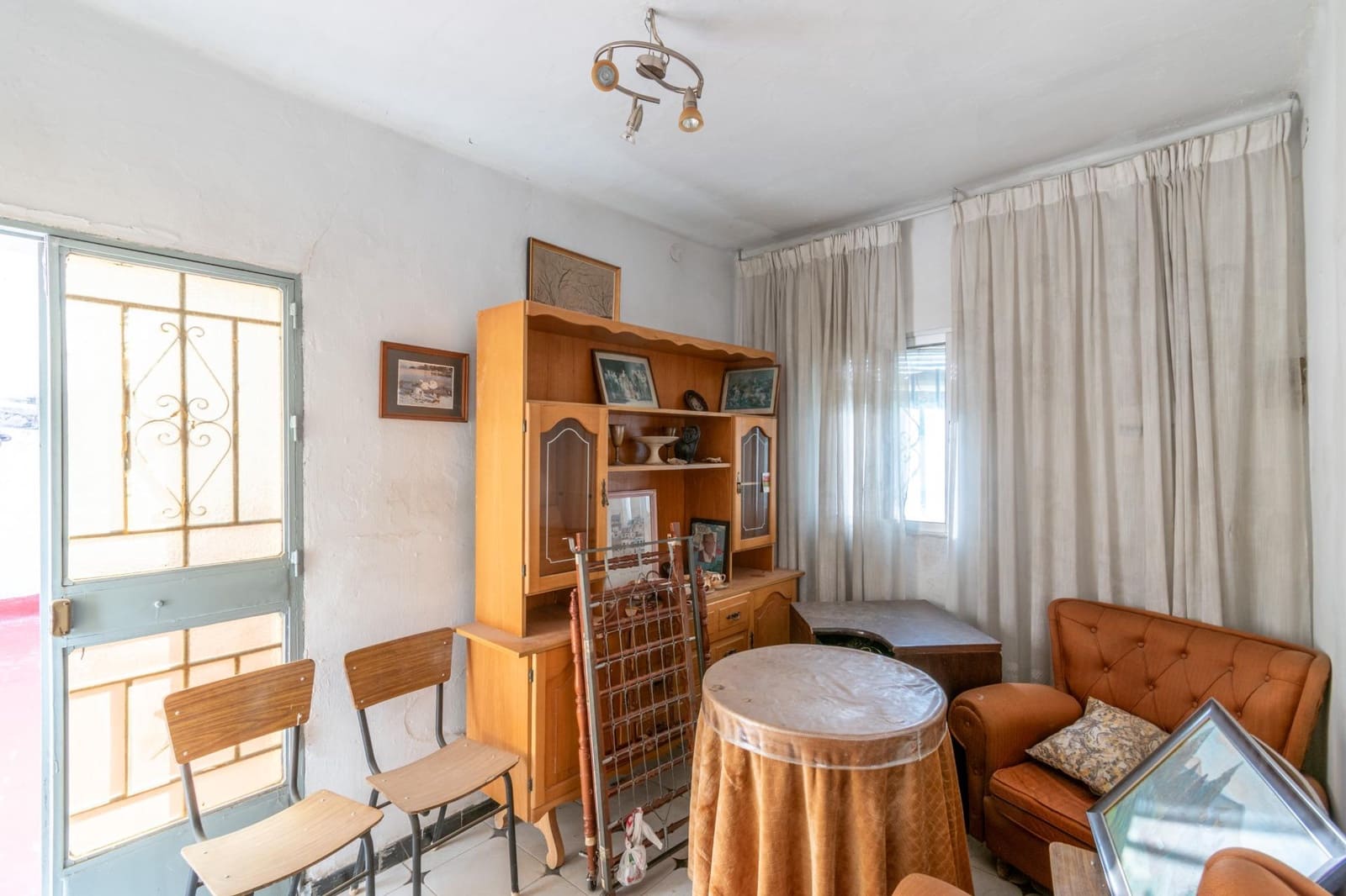 6 soveværelse Hulehus til salg i Granada by med garage - € 285.000 (Ref: 9814452)