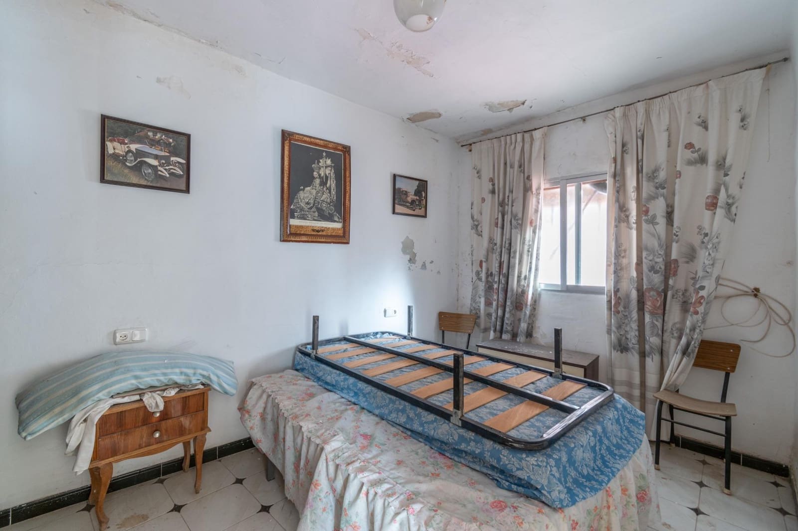 6 soveværelse Hulehus til salg i Granada by med garage - € 285.000 (Ref: 9814452)