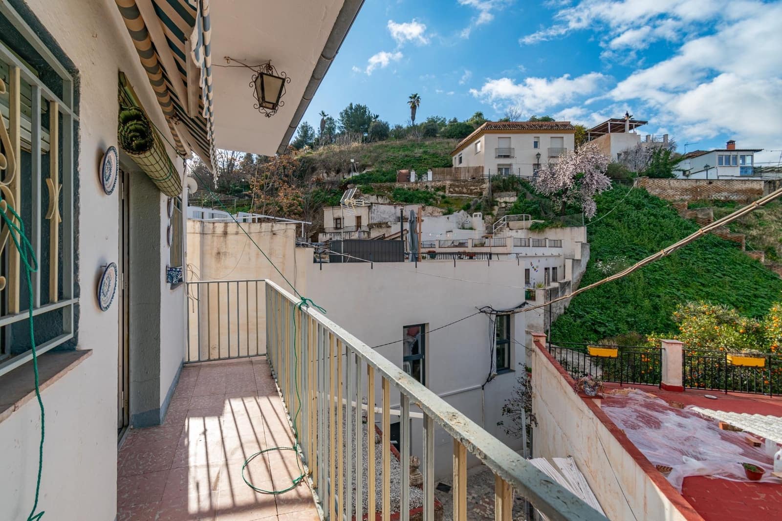 6 soveværelse Hulehus til salg i Granada by med garage - € 285.000 (Ref: 9814452)