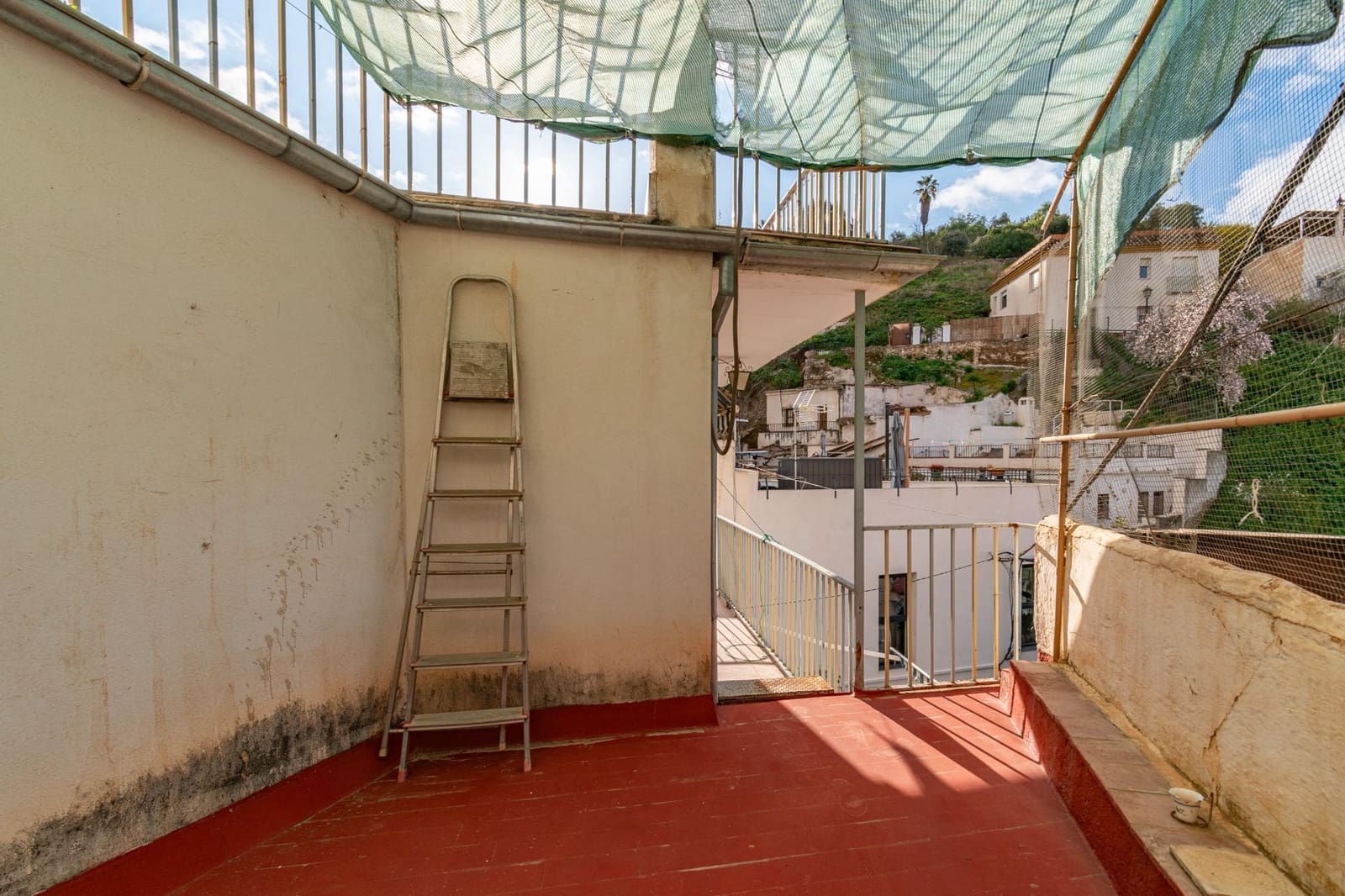 6 soveværelse Hulehus til salg i Granada by med garage - € 285.000 (Ref: 9814452)