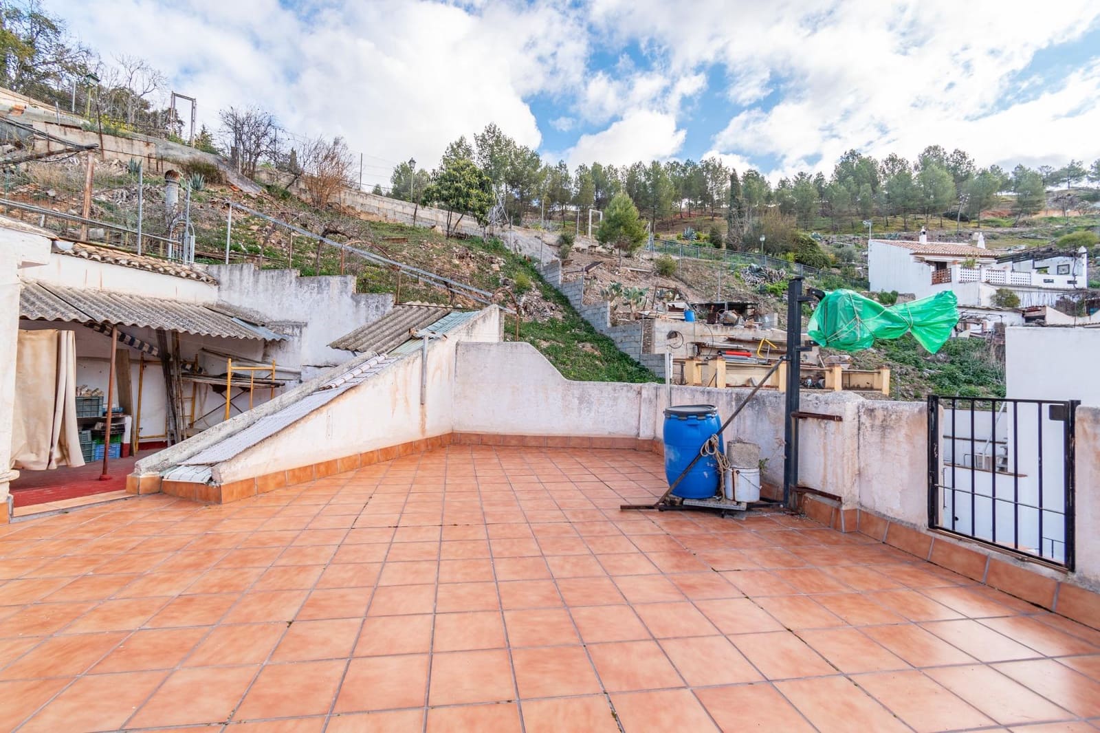 6 soveværelse Hulehus til salg i Granada by med garage - € 285.000 (Ref: 9814452)