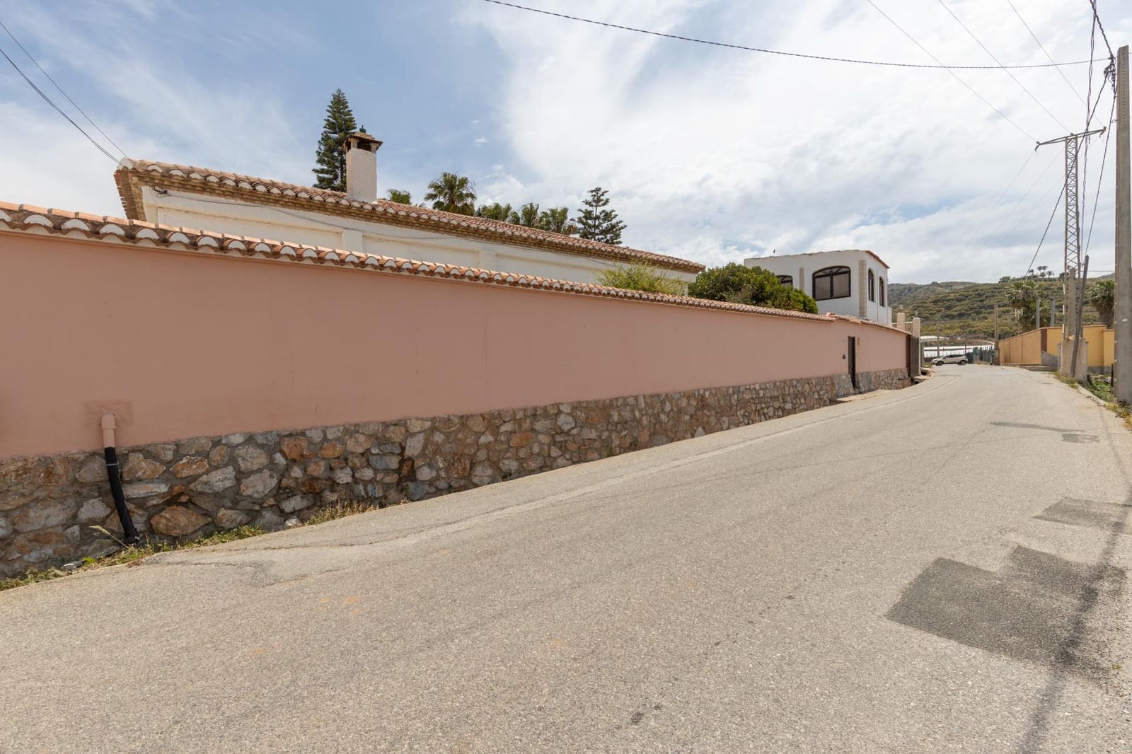 4 bedroom Villa for sale in Motril with pool garage - € 595,000 (Ref: 9814454)