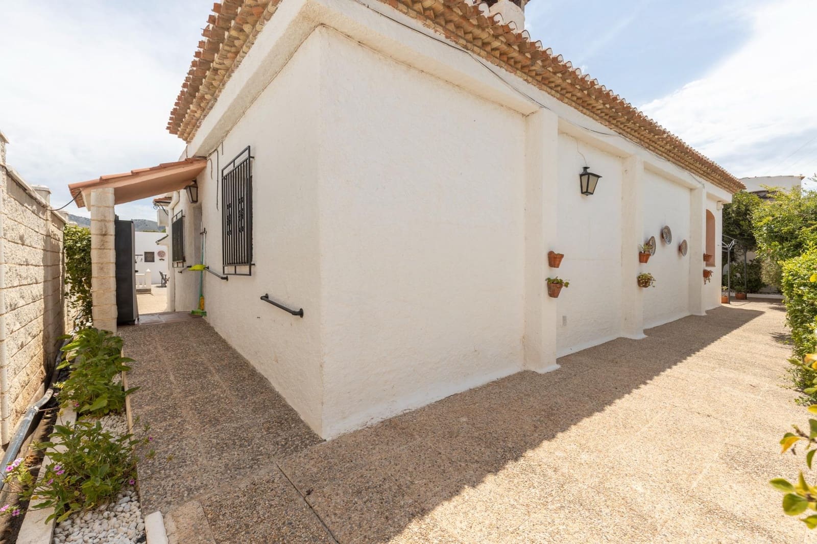 4 bedroom Villa for sale in Motril with pool garage - € 595,000 (Ref: 9814454)