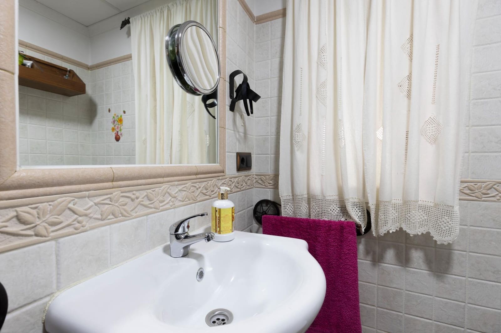 Casa de 5 habitaciones en Granada ciudad en venta con garaje - 360.000 € (Ref: 9814455)