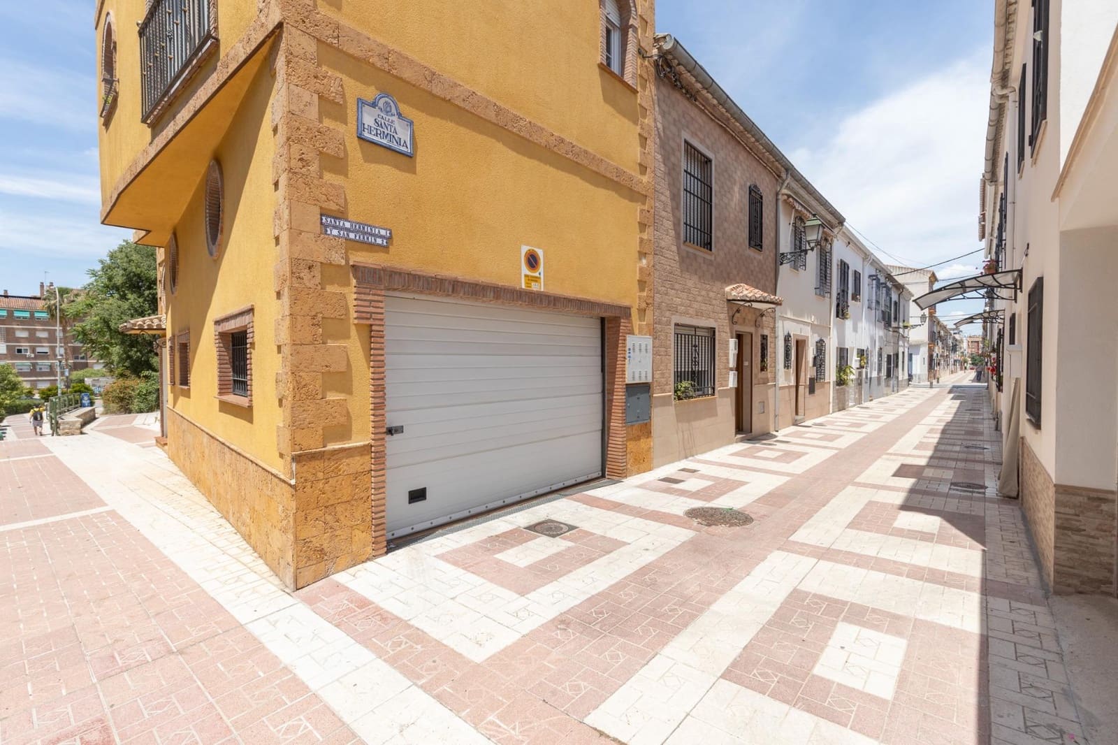 Casa de 5 habitaciones en Granada ciudad en venta con garaje - 360.000 € (Ref: 9814455)