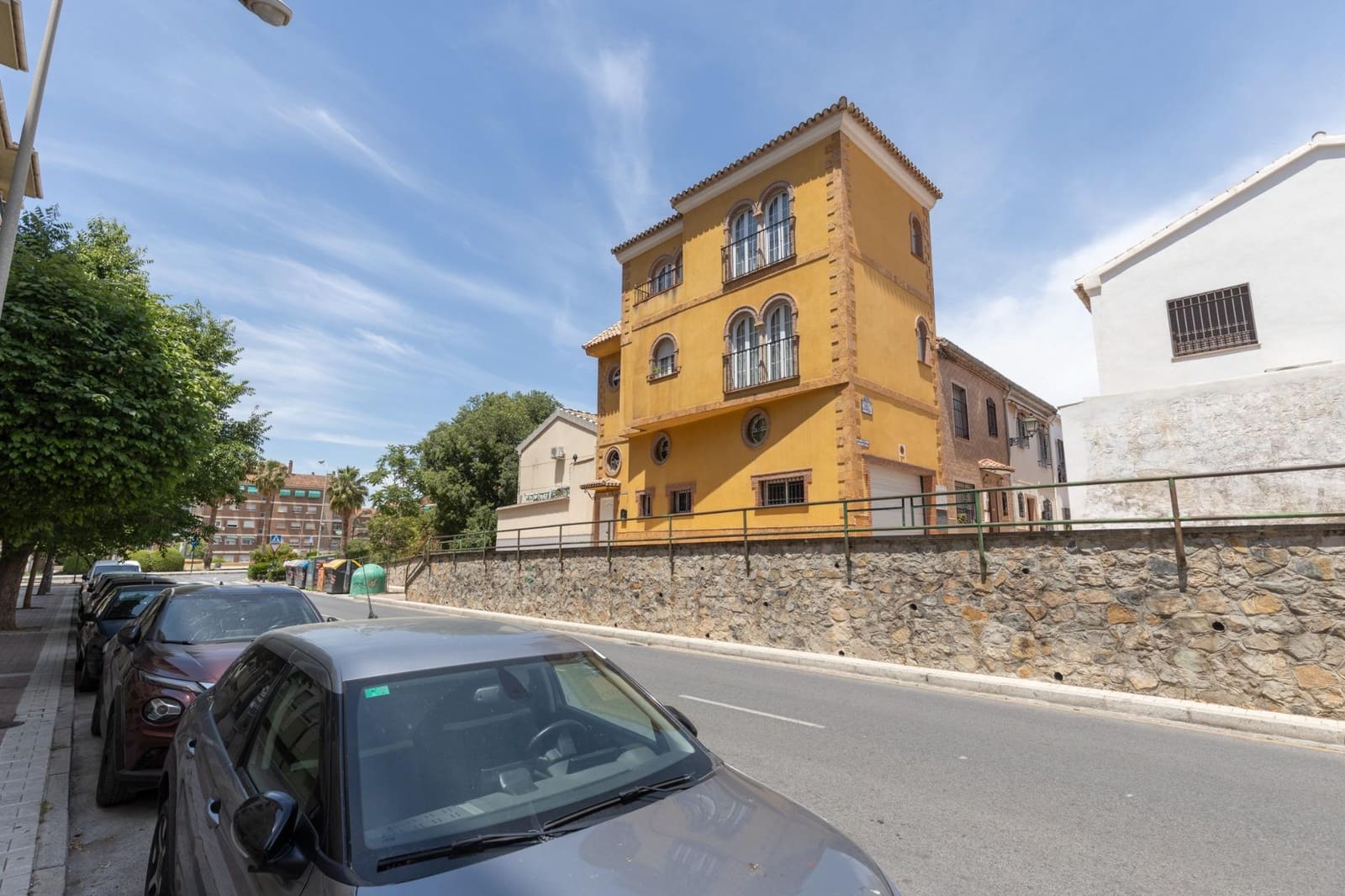Casa de 5 habitaciones en Granada ciudad en venta con garaje - 360.000 € (Ref: 9814455)