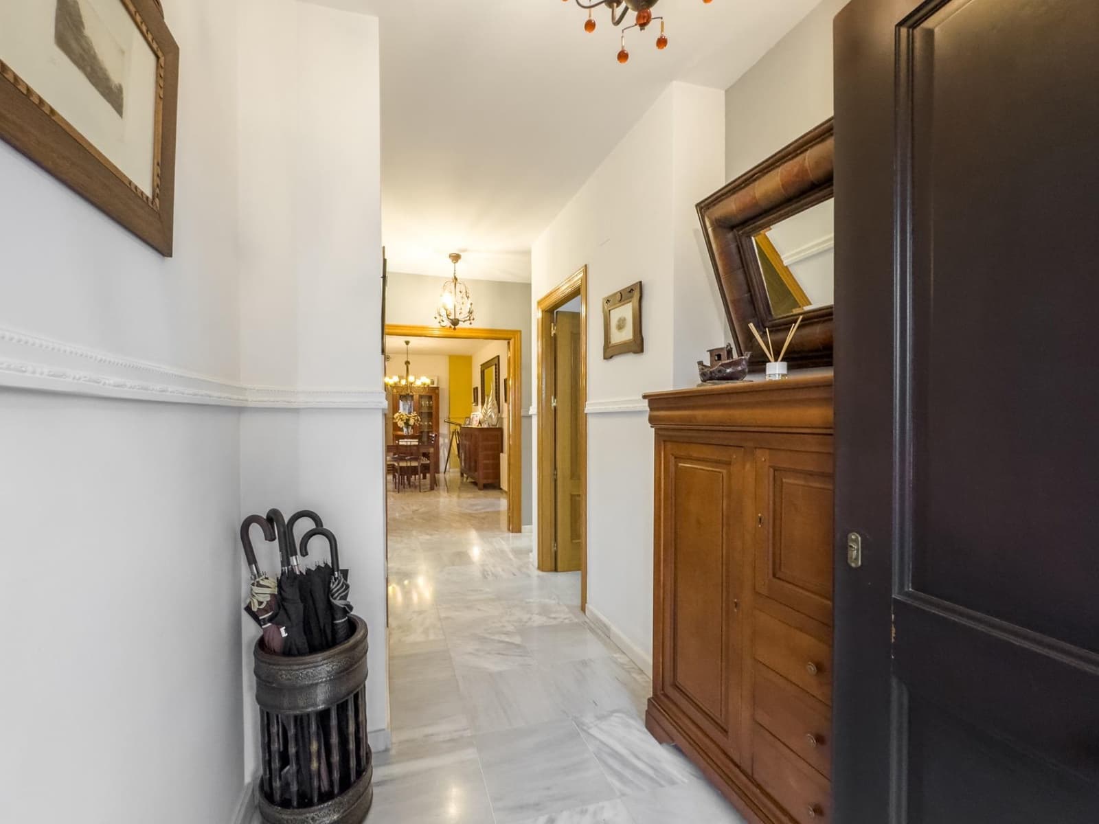 4 sypialnia Dom blizniak na sprzedaż w Las Gabias z basenem garażem - 384 900 € (Ref: 9814456)