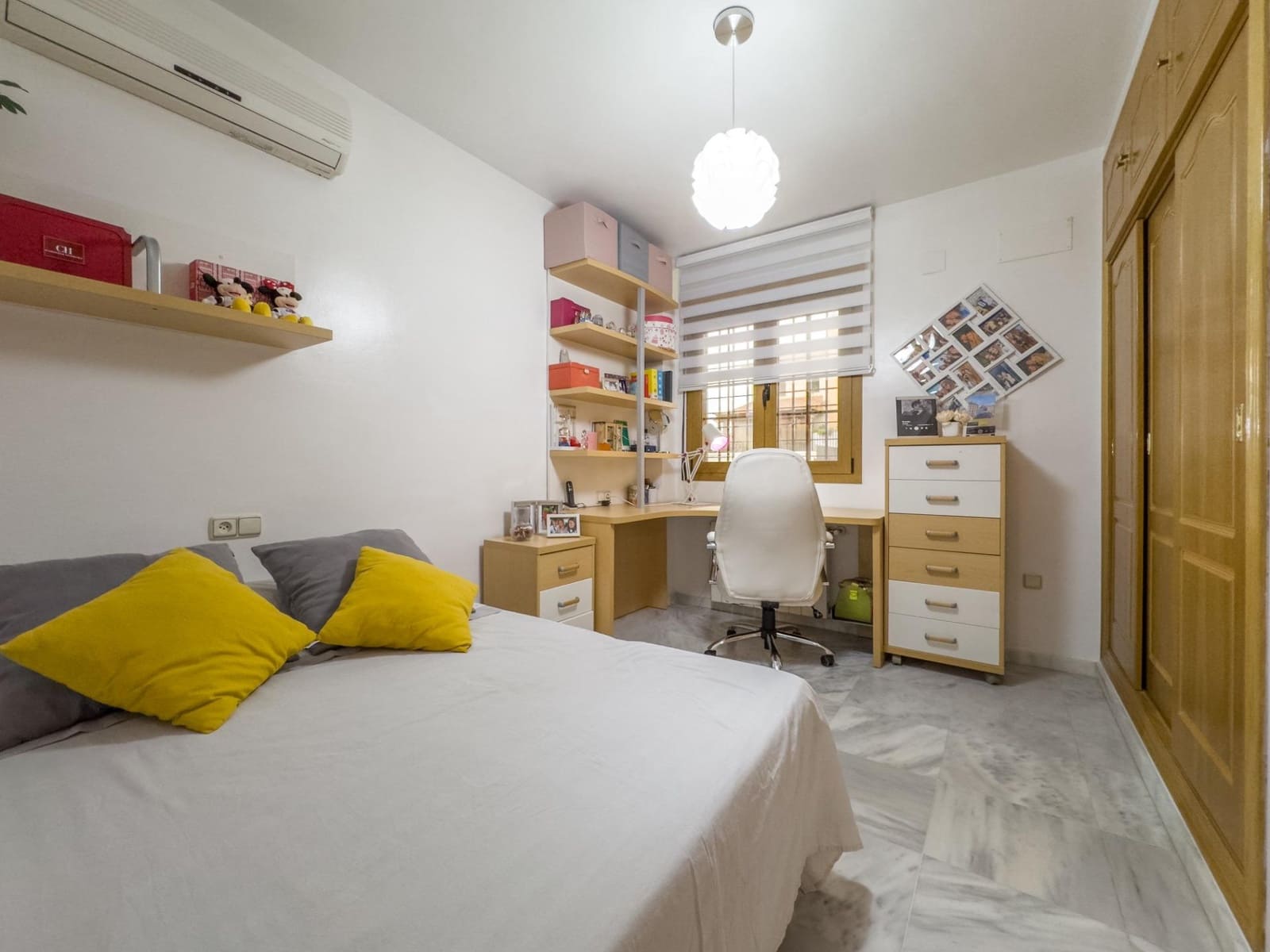 4 sypialnia Dom blizniak na sprzedaż w Las Gabias z basenem garażem - 384 900 € (Ref: 9814456)