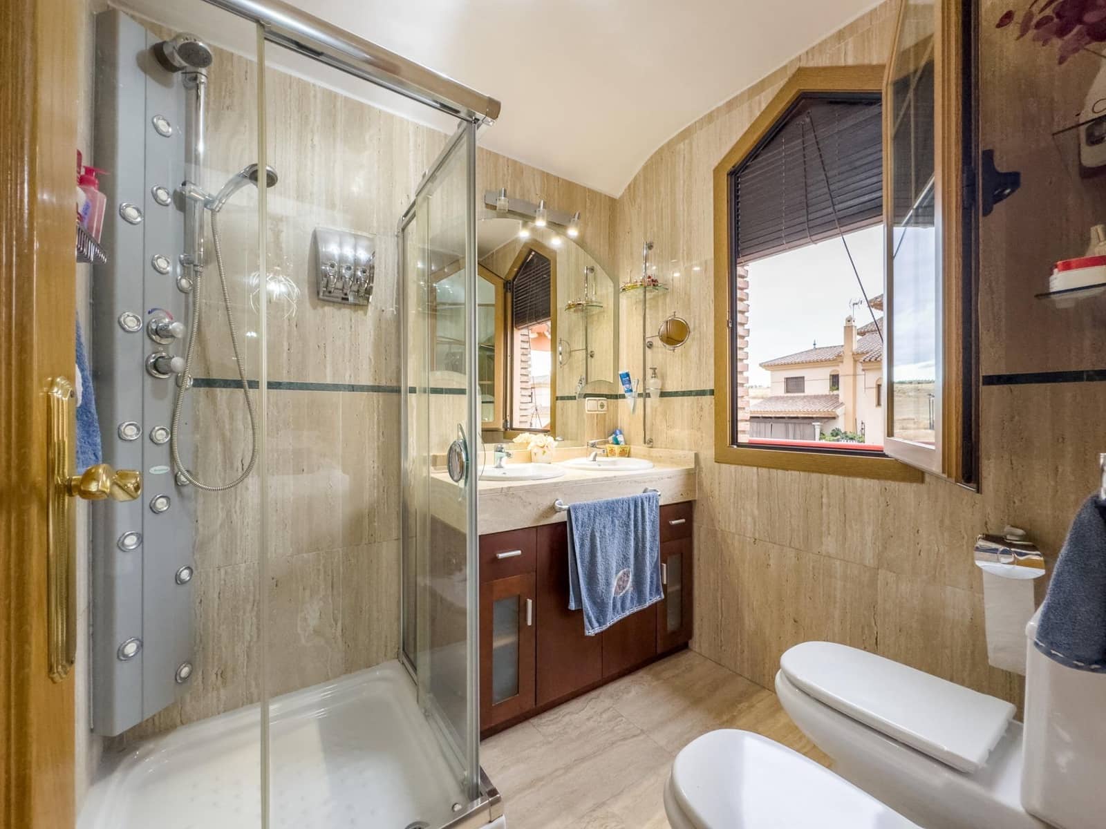 4 sypialnia Dom blizniak na sprzedaż w Las Gabias z basenem garażem - 384 900 € (Ref: 9814456)
