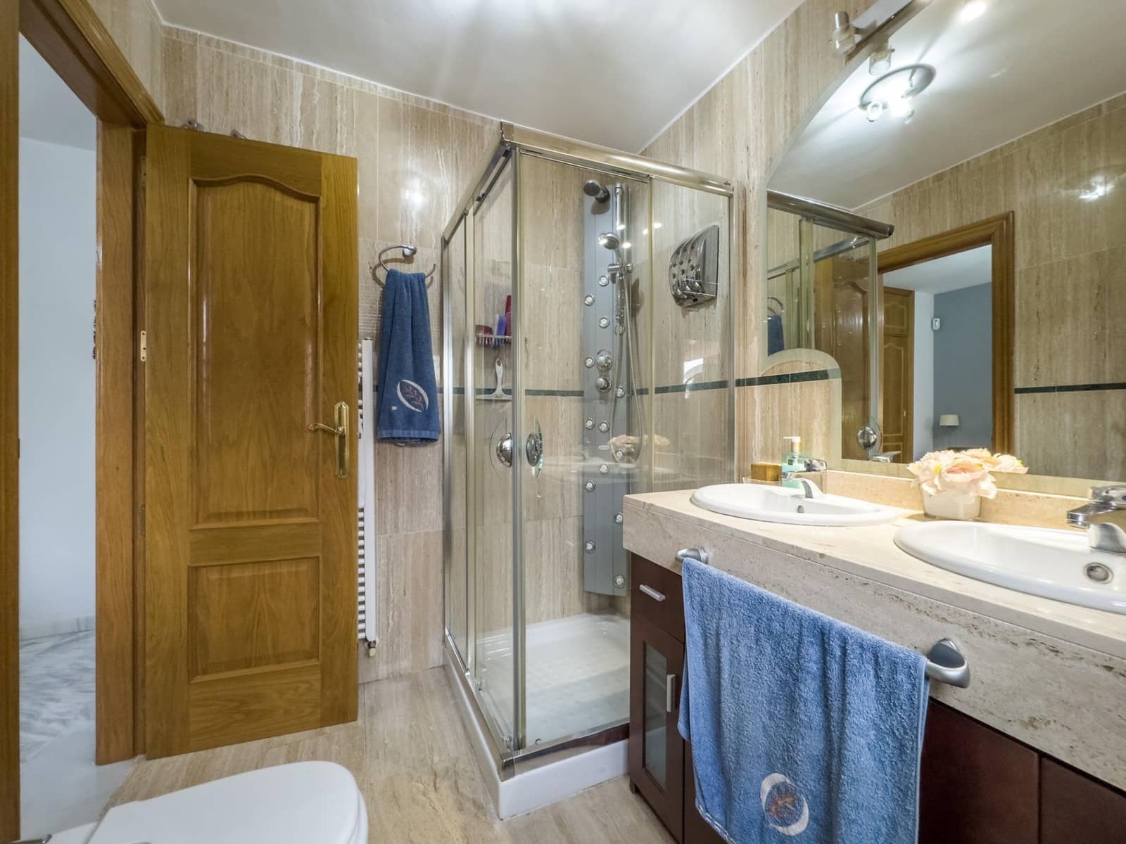 4 sypialnia Dom blizniak na sprzedaż w Las Gabias z basenem garażem - 384 900 € (Ref: 9814456)