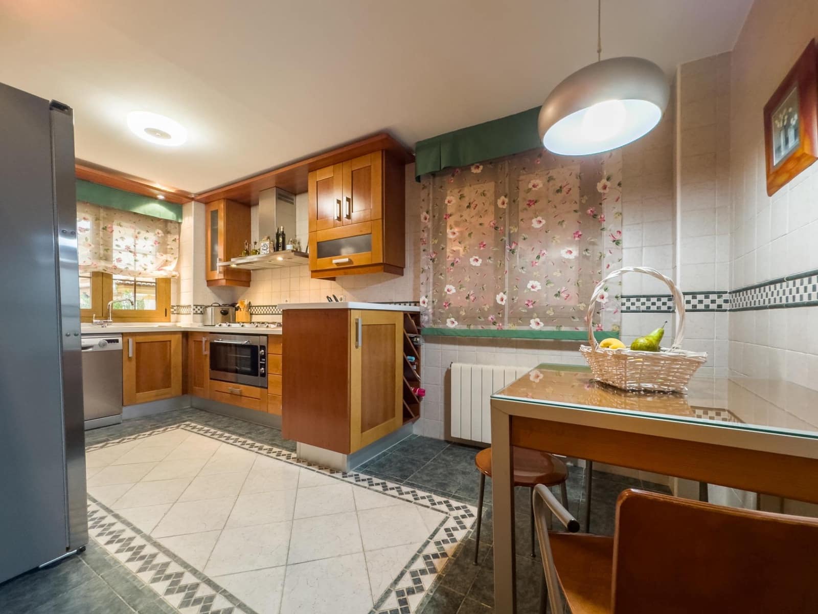 4 sypialnia Dom blizniak na sprzedaż w Las Gabias z basenem garażem - 384 900 € (Ref: 9814456)