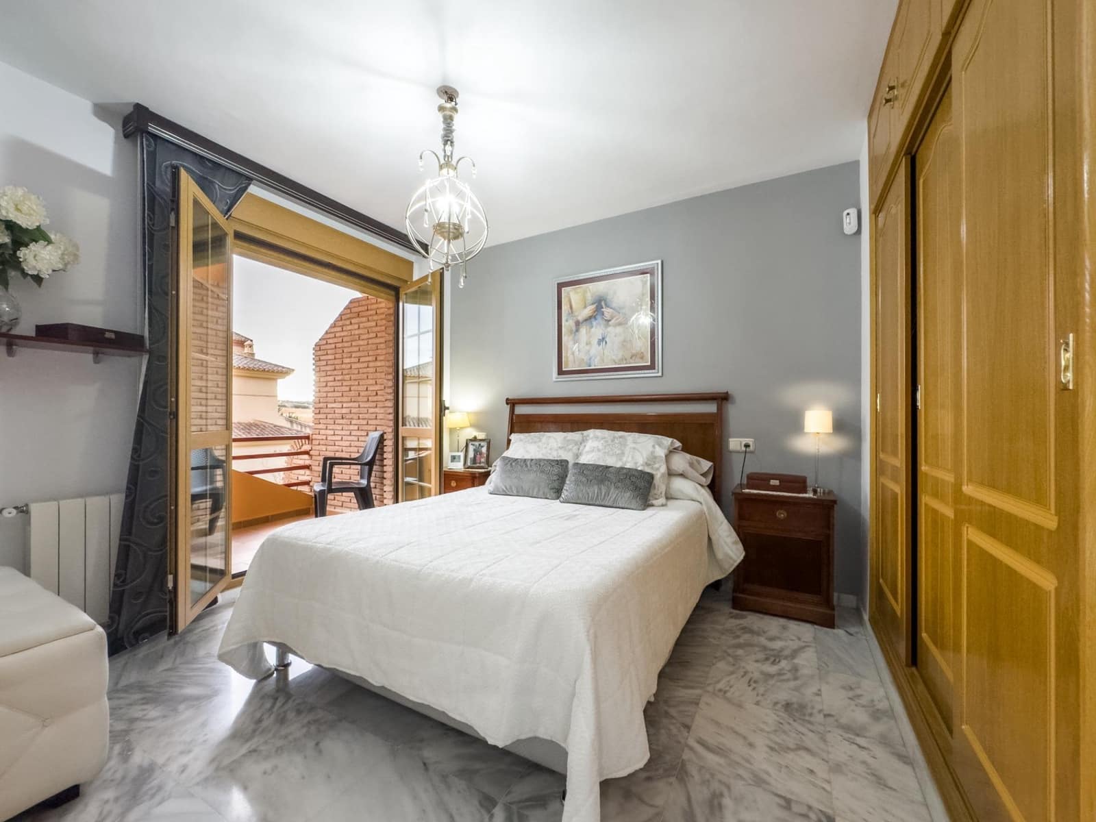 4 sypialnia Dom blizniak na sprzedaż w Las Gabias z basenem garażem - 384 900 € (Ref: 9814456)