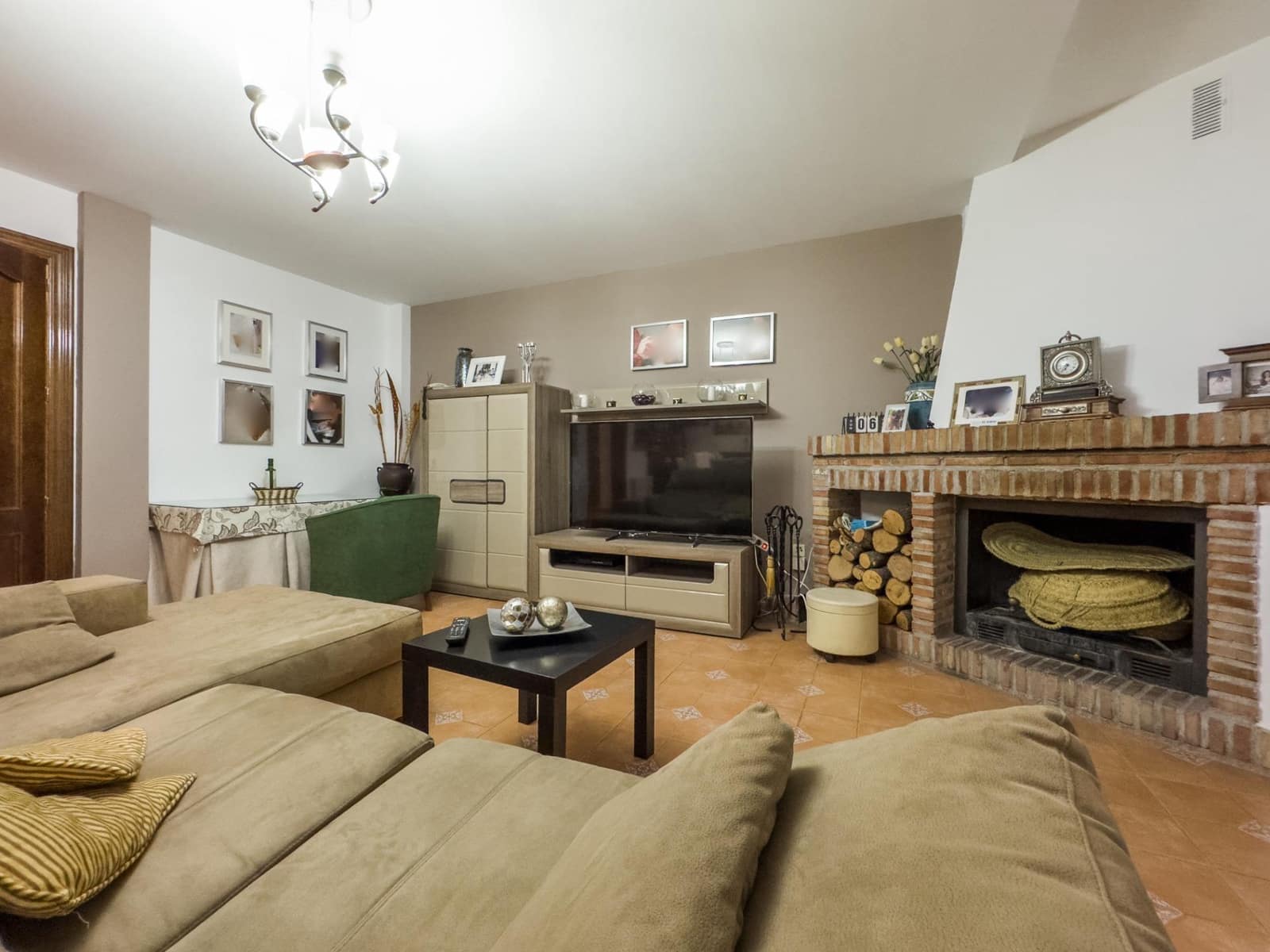 4 sypialnia Dom blizniak na sprzedaż w Las Gabias z basenem garażem - 384 900 € (Ref: 9814456)