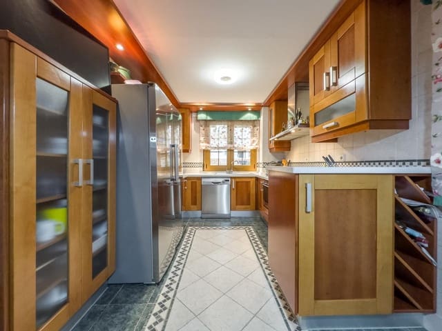 4 sypialnia Dom blizniak na sprzedaż w Gabia Grande, Las Gabias z basenem garażem - 384 900 € (Ref: 9814456)