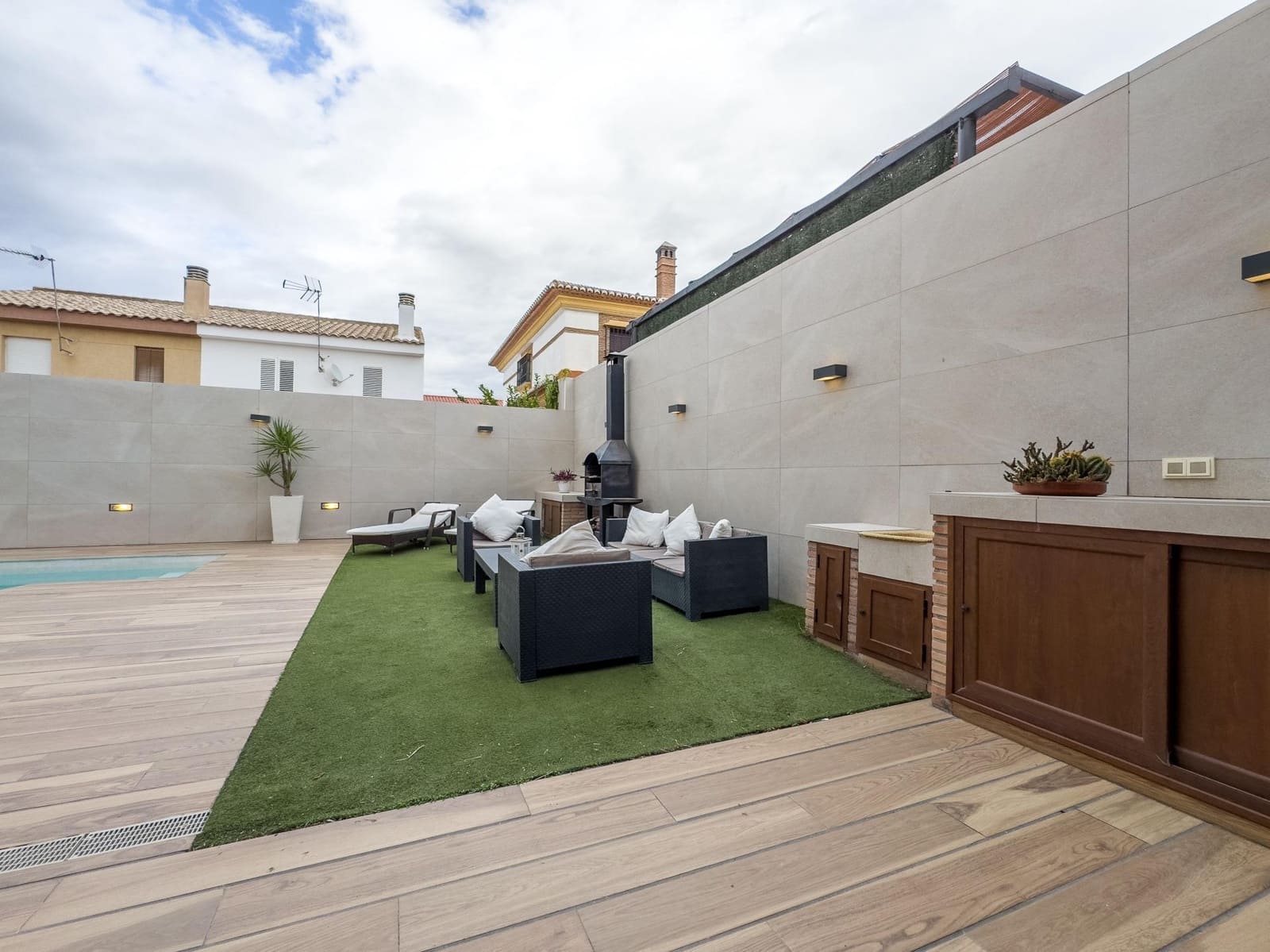 4 sypialnia Dom blizniak na sprzedaż w Las Gabias z basenem garażem - 384 900 € (Ref: 9814456)