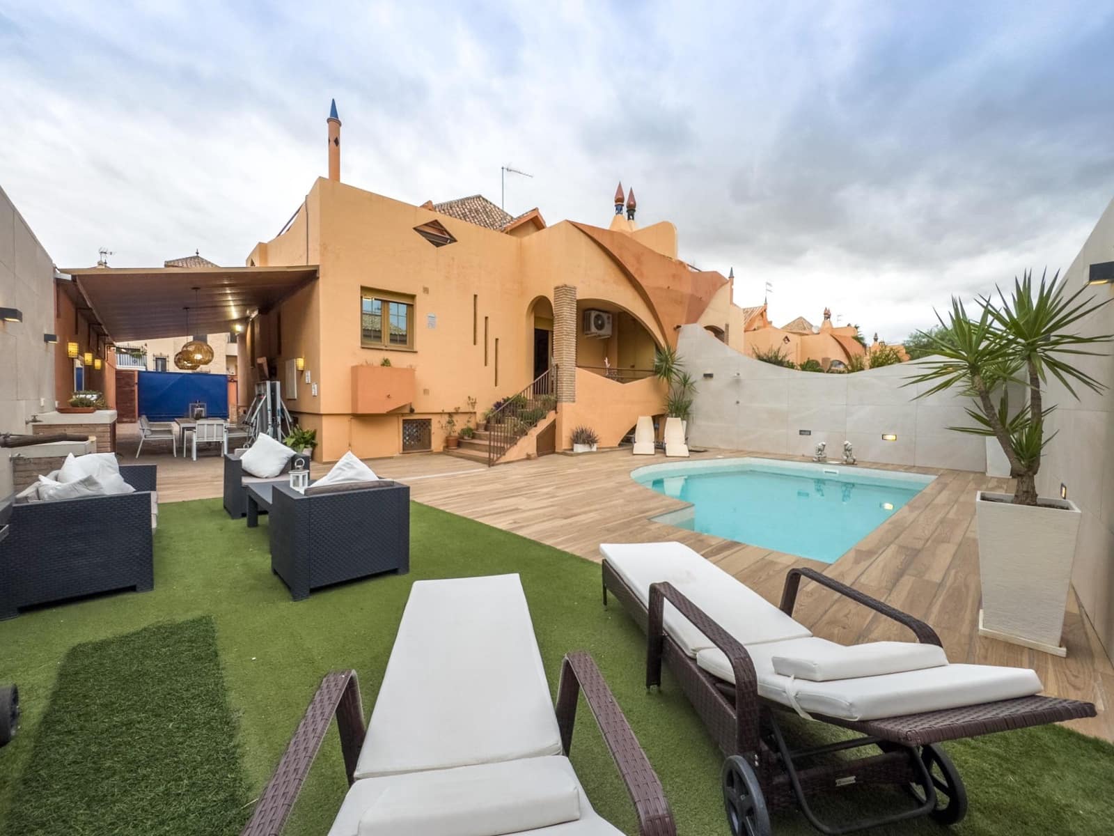 4 sypialnia Dom blizniak na sprzedaż w Las Gabias z basenem garażem - 384 900 € (Ref: 9814456)