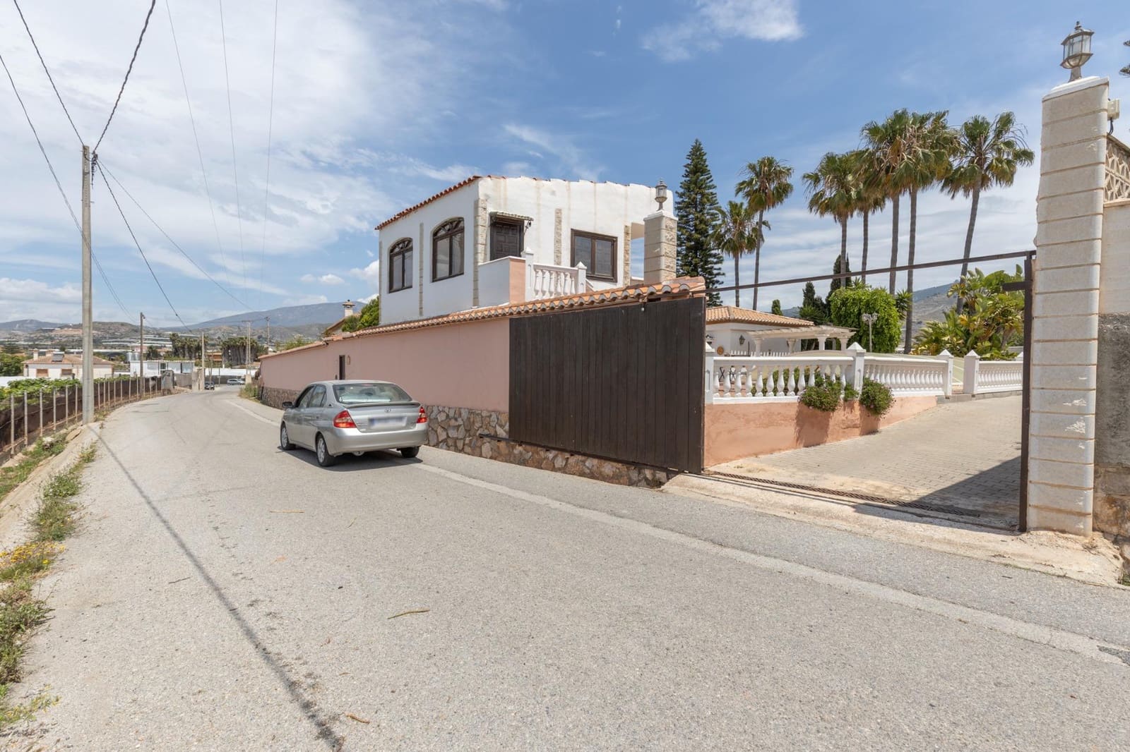 4 bedroom Villa for sale in Motril with pool garage - € 595,000 (Ref: 9814457)