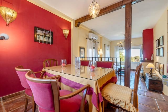 3 Zimmer Villa zu verkaufen in La Zubia mit Pool Garage - 350.000 € (Ref: 9814458)