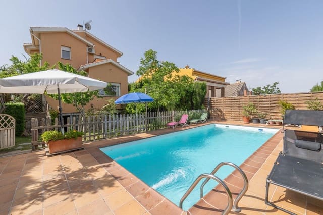 3 Zimmer Villa zu verkaufen in La Zubia mit Pool Garage - 350.000 € (Ref: 9814458)