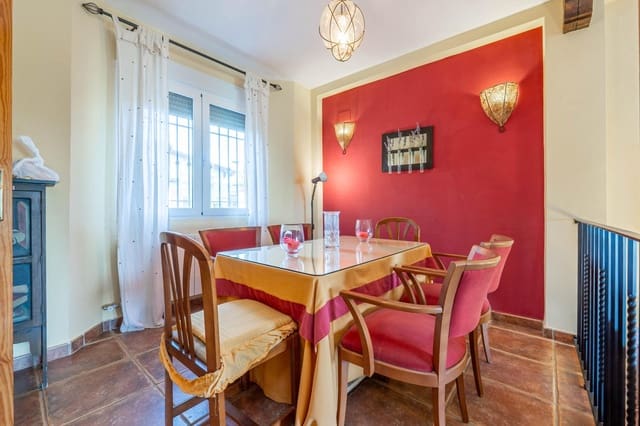 3 Zimmer Villa zu verkaufen in La Zubia mit Pool Garage - 350.000 € (Ref: 9814458)