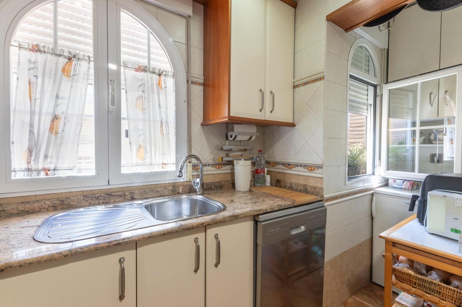 5 sovrum Hus till salu i Granada stad med garage - 360 000 € (Ref: 9814461)