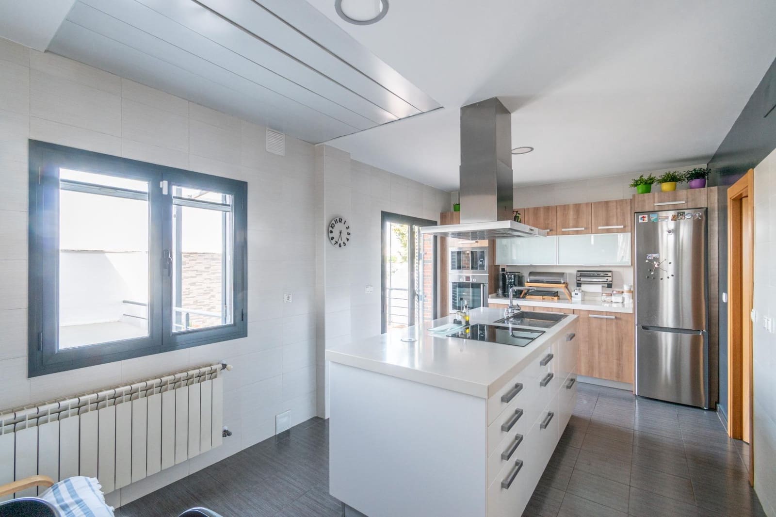 4 bedroom Villa for sale in Alhendin with pool garage - € 439,000 (Ref: 9814462)