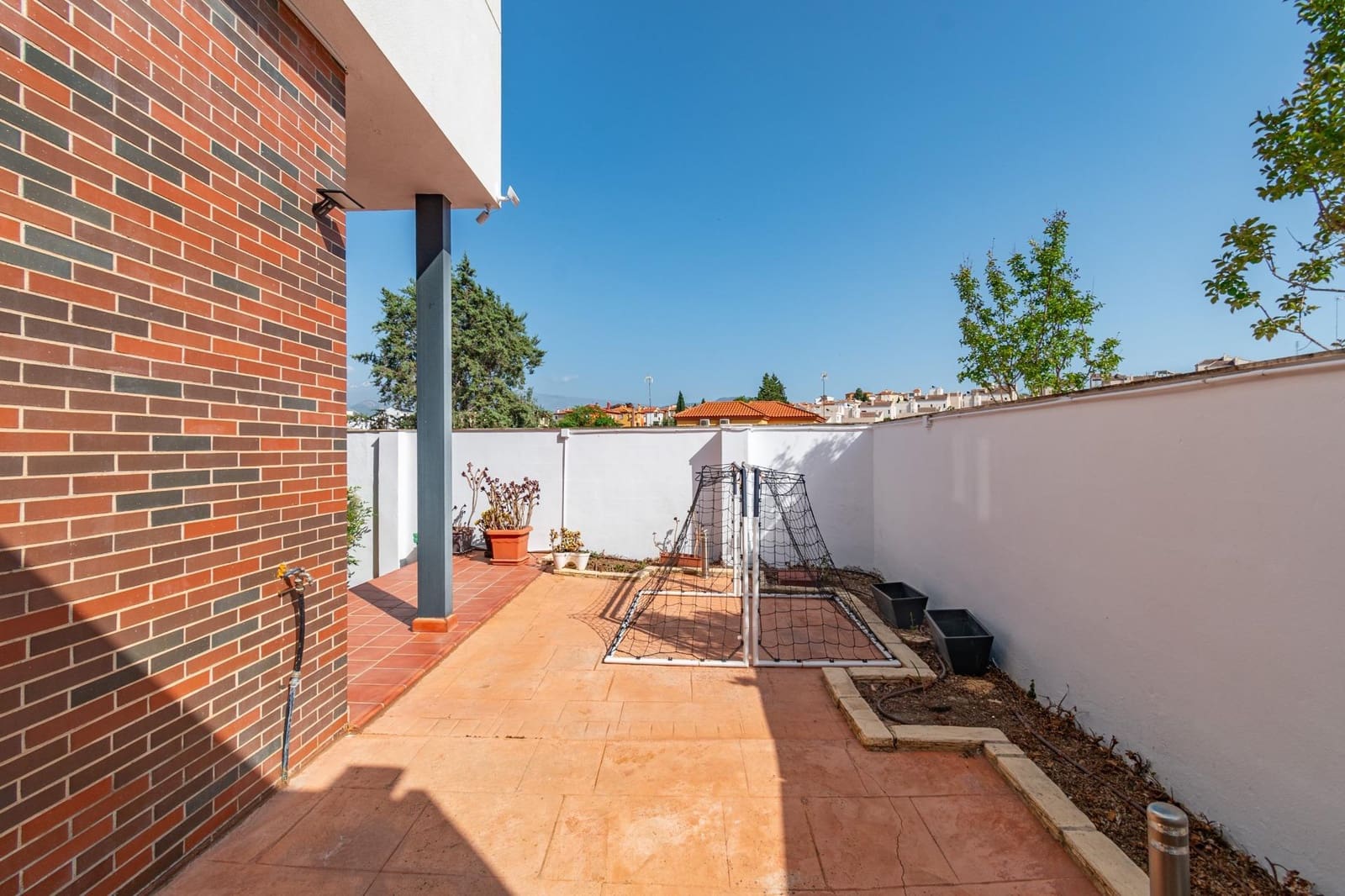 4 bedroom Villa for sale in Alhendin with pool garage - € 439,000 (Ref: 9814462)