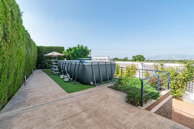 Chalet de 4 habitaciones en Alhendín en venta con piscina garaje - 439.000 € (Ref: 9814462)