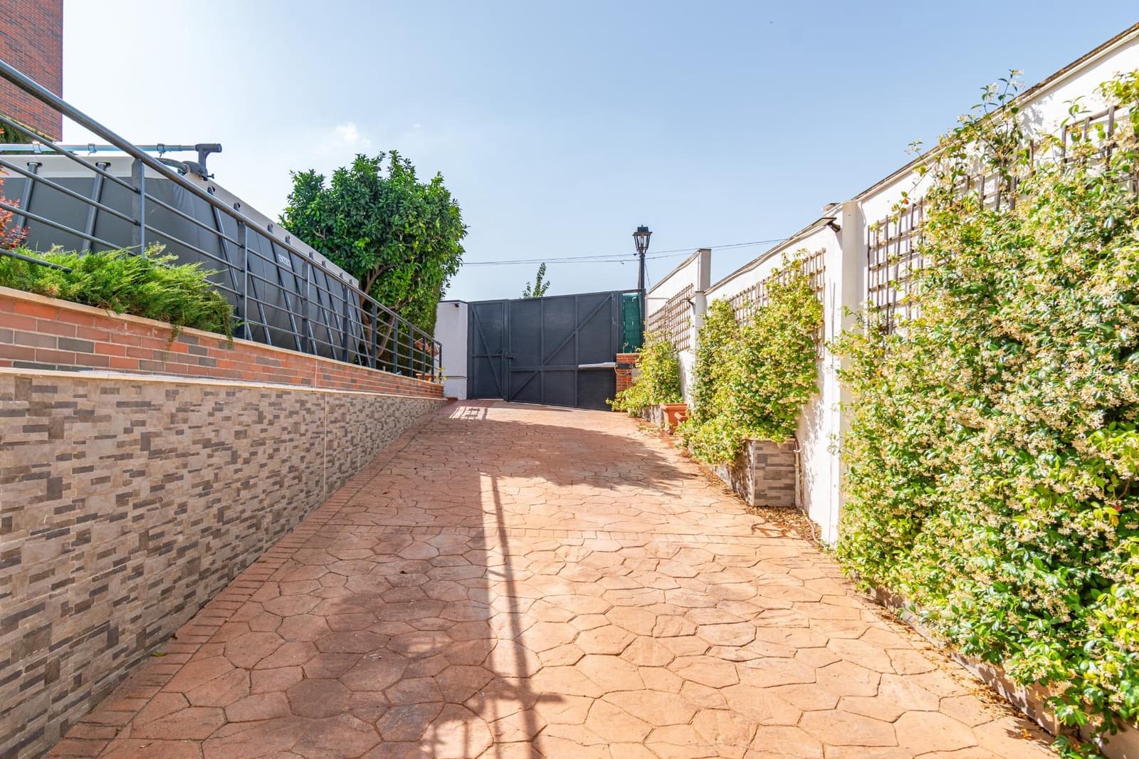 4 bedroom Villa for sale in Alhendin with pool garage - € 439,000 (Ref: 9814462)