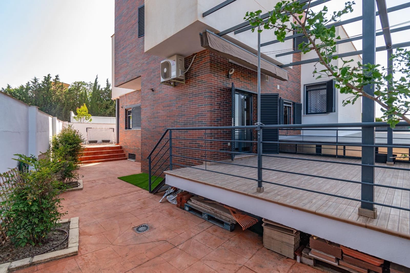 4 bedroom Villa for sale in Alhendin with pool garage - € 439,000 (Ref: 9814462)