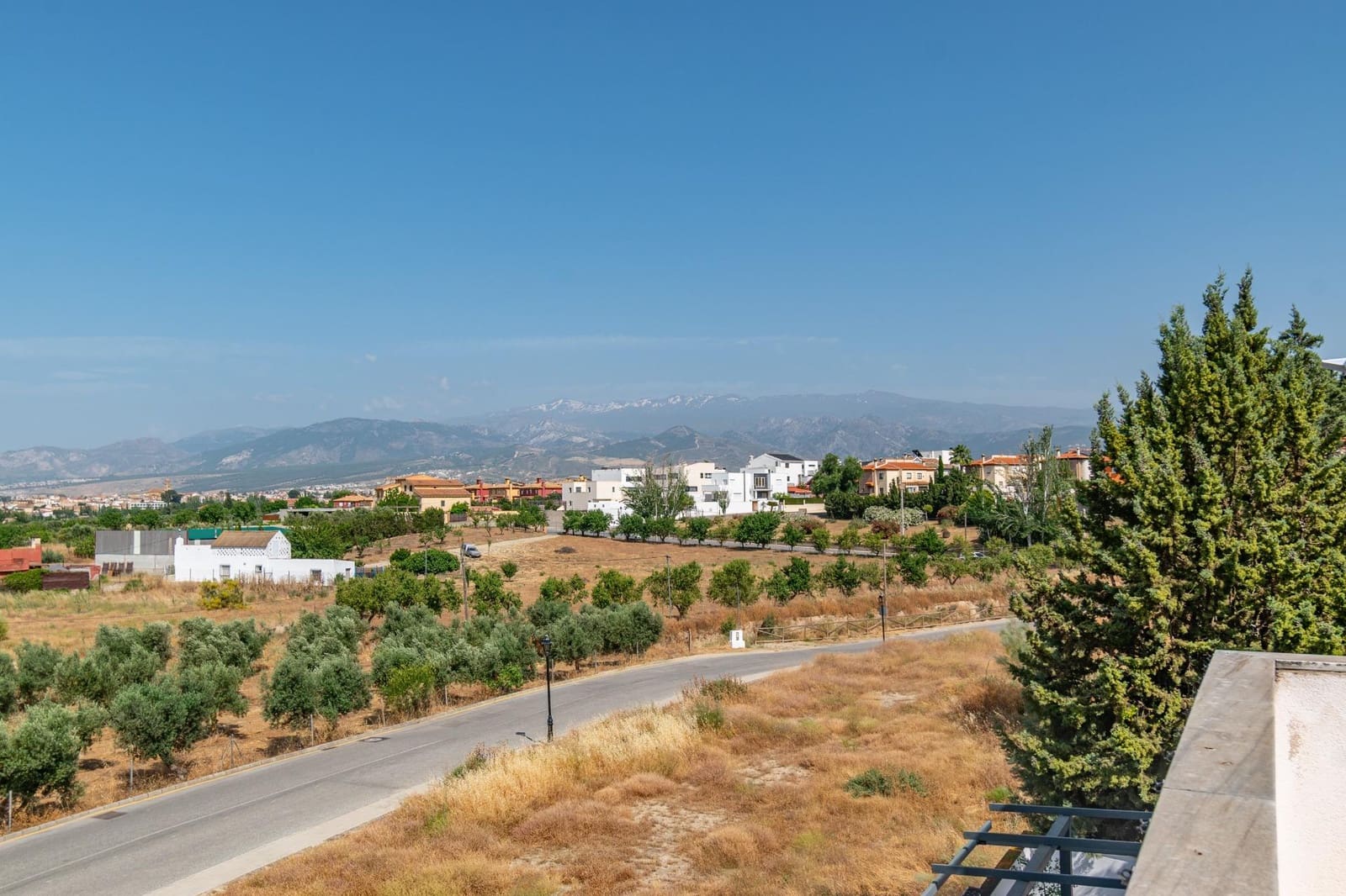 4 bedroom Villa for sale in Alhendin with pool garage - € 439,000 (Ref: 9814462)