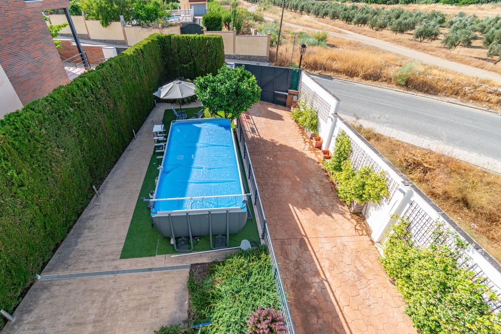 4 bedroom Villa for sale in Alhendin with pool garage - € 439,000 (Ref: 9814462)