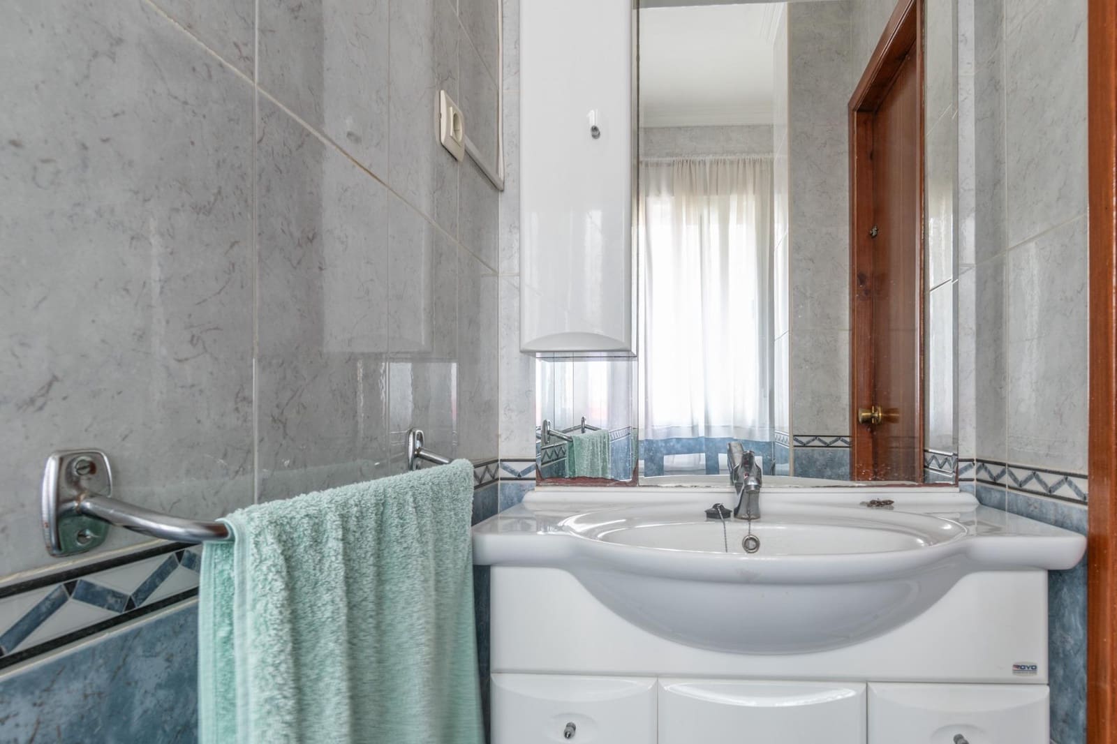 3 sypialnia Dom szeregowy na sprzedaż w La Zubia z garażem - 220 000 € (Ref: 9814463)