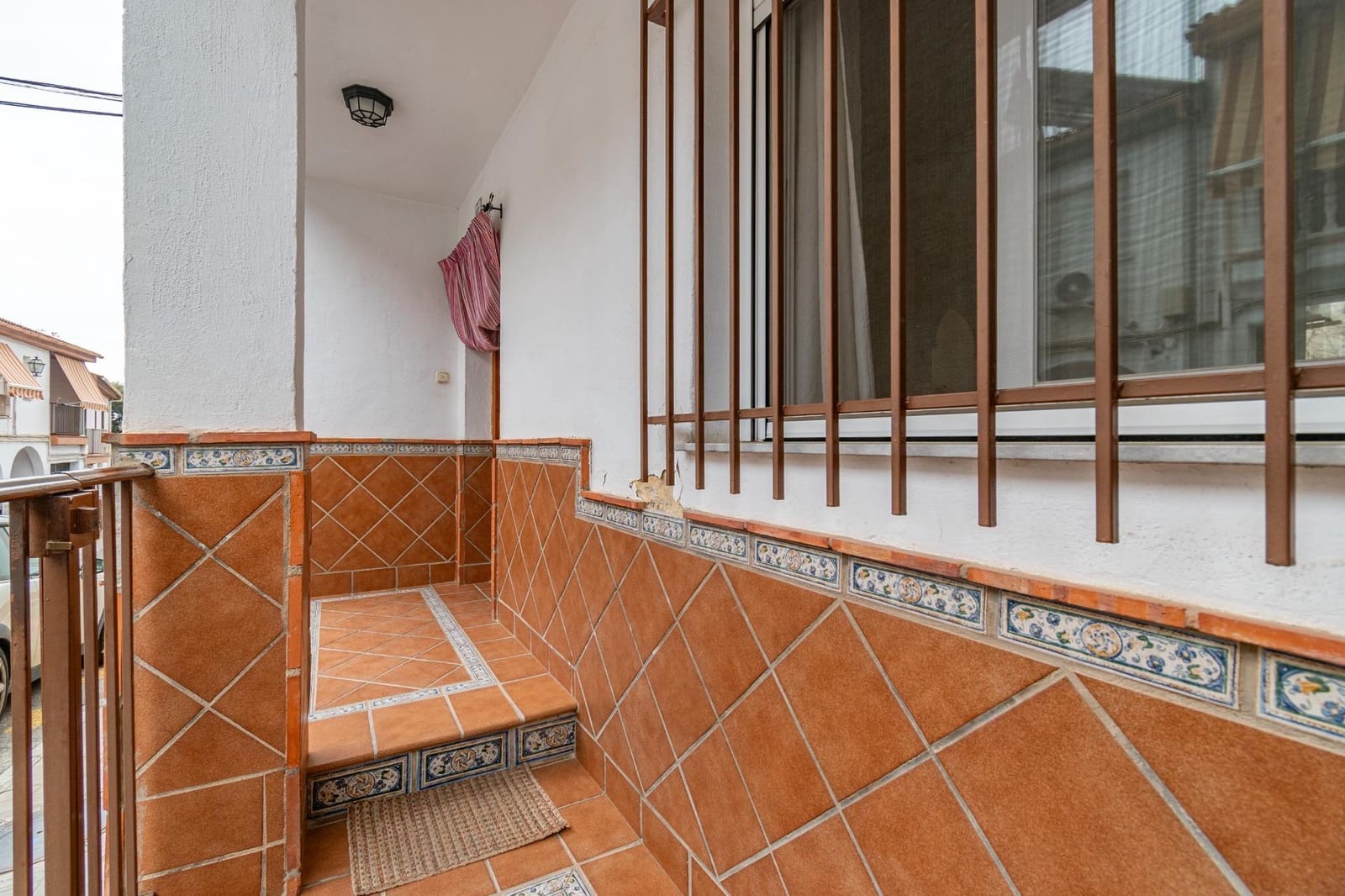 3 sypialnia Dom szeregowy na sprzedaż w La Zubia z garażem - 220 000 € (Ref: 9814463)