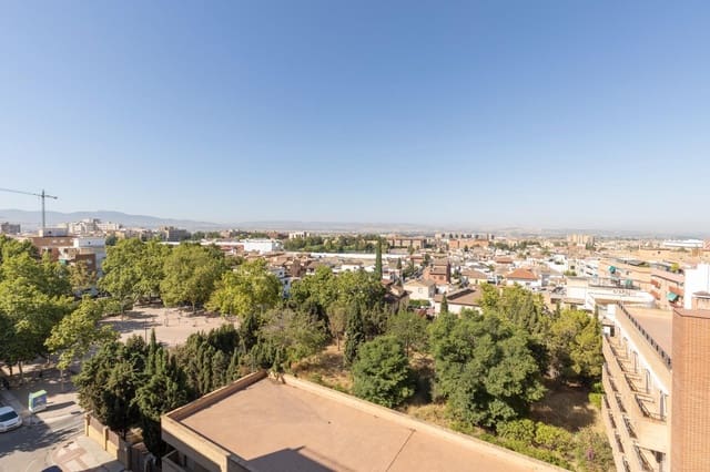 4 slaapkamer Penthouse te huur in San Francisco Javier, Granada stad - € 1.200 (Ref: 9814464)