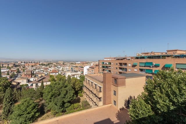 4 slaapkamer Penthouse te huur in San Francisco Javier, Granada stad - € 1.200 (Ref: 9814464)