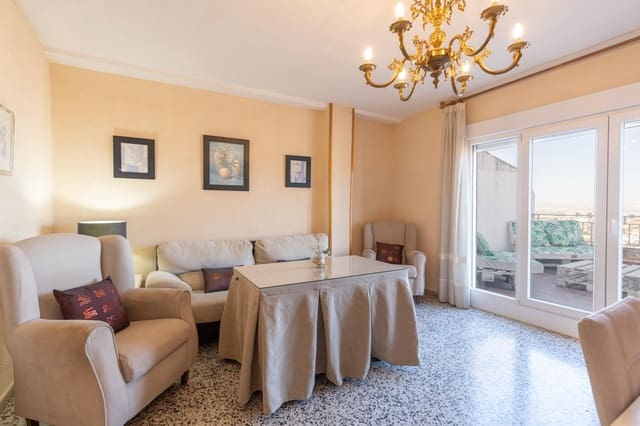 4 slaapkamer Penthouse te huur in San Francisco Javier, Granada stad - € 1.200 (Ref: 9814464)