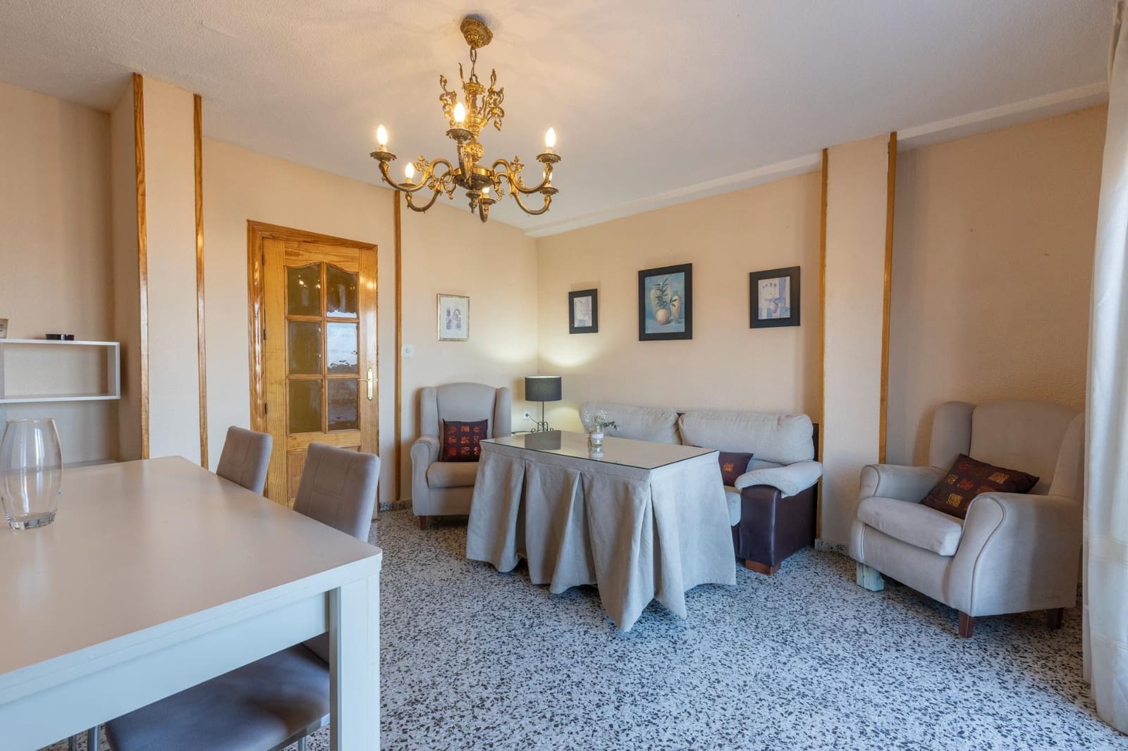 Ático de 4 habitaciones en Granada ciudad en alquiler - 1.200 € (Ref: 9814464)