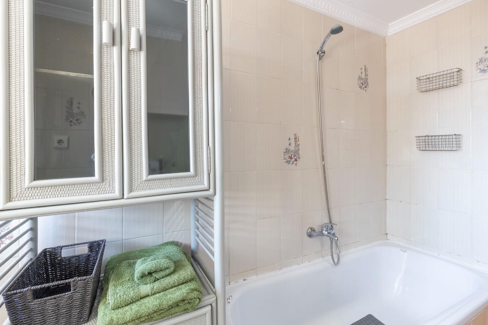 Ático de 4 habitaciones en Granada ciudad en alquiler - 1.200 € (Ref: 9814464)