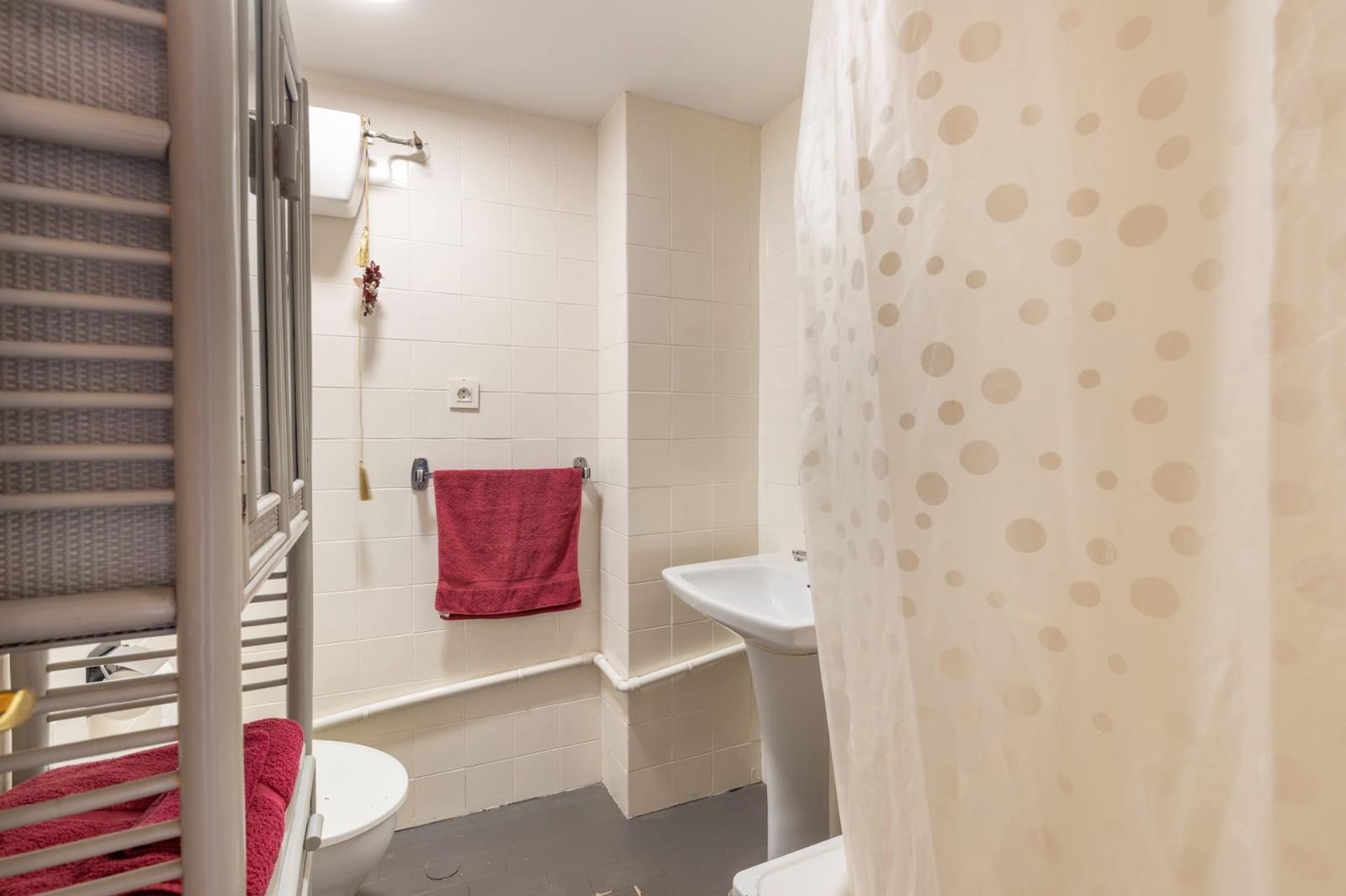 Ático de 4 habitaciones en Granada ciudad en alquiler - 1.200 € (Ref: 9814464)