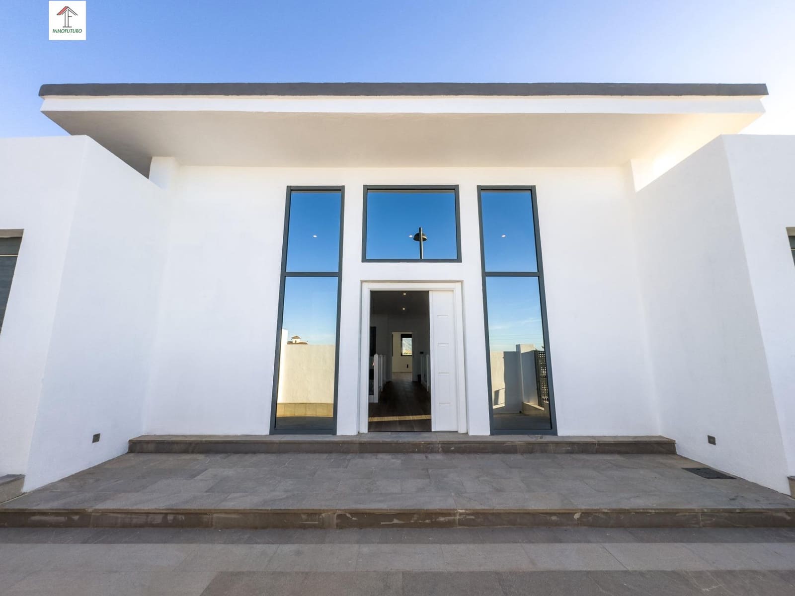 5 bedroom Villa for sale in La Zubia with pool garage - € 799,000 (Ref: 9814466)